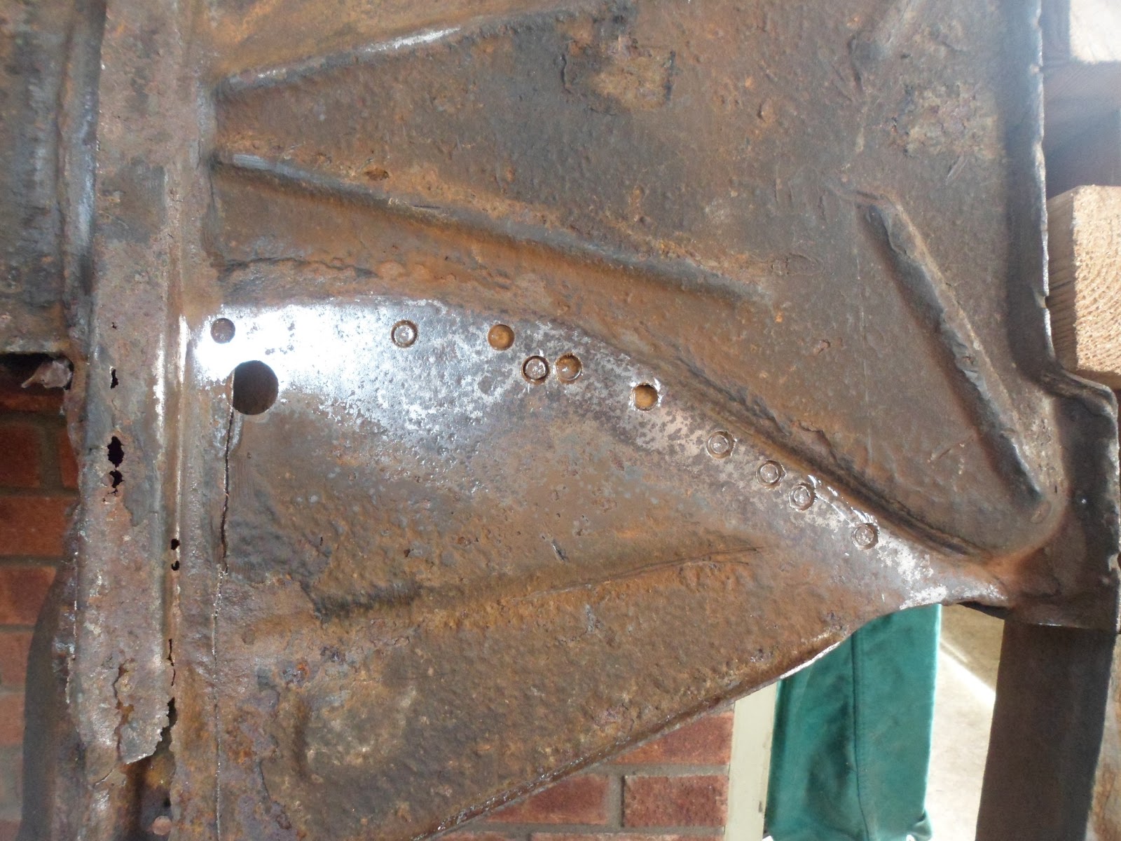 1965 VW Beetle Restoration Bottom plate removal