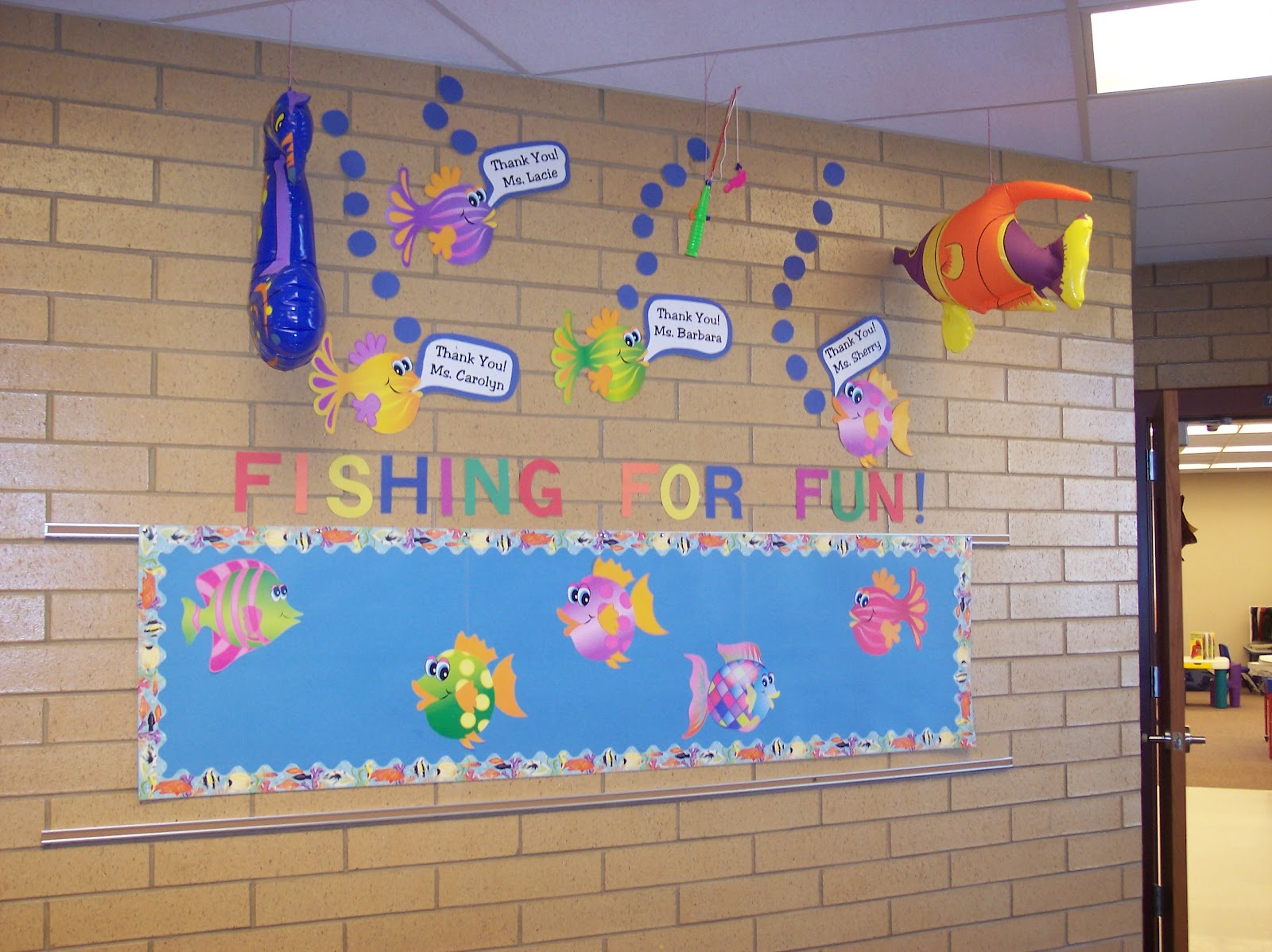 Room Mom 101 Fish Themed Doors For Teacher Appreciation