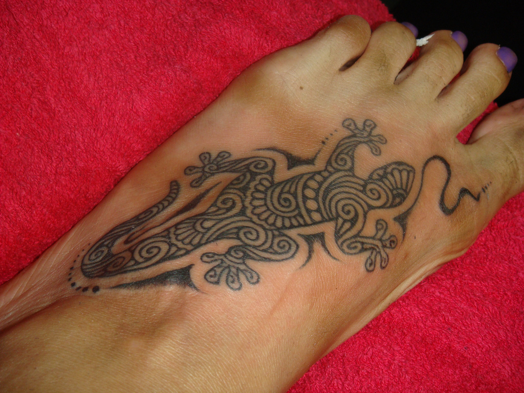 Salamandre Banque D'Images Et Photos Libres De Droits - tatouage lezard salamandre