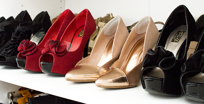 Vintage Fashion Blogger Red Sonja Wardrobe. Closet from IKEA.
