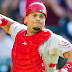 Brayan Peña firma por 2 años con Cardenales y se une a Yadier Molina