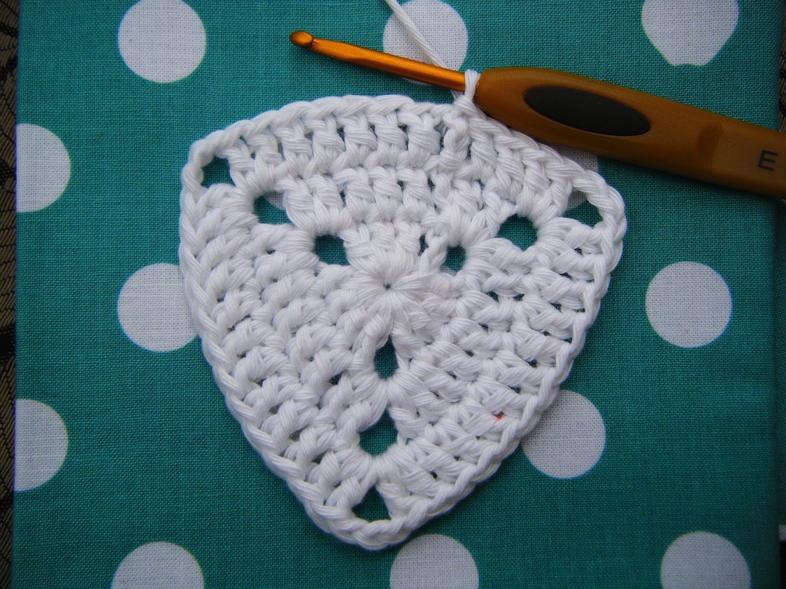 Crochet Baby Bunting & Pattern