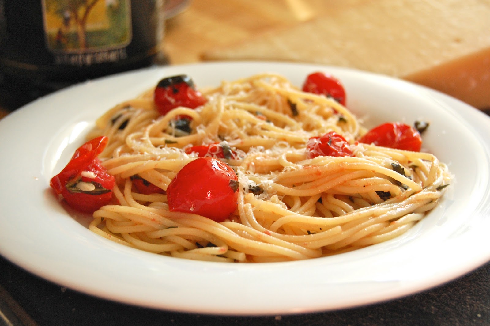 Much Kneaded Pasta With Fresh Tomatoes And Basil