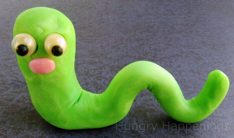 Разные фигурки из пластилина