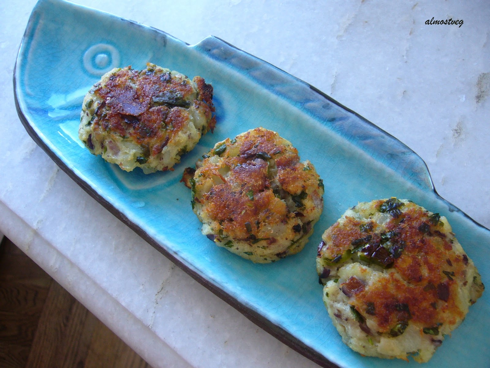Baked fish cakes with cilantro and sumac
