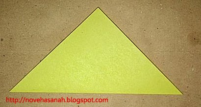 origami-mudah-untuk-anak-binatang-ayam-2 langkah kedua cara melipat kertas origami menjadi bentuk ayam yang sangat mudah sehingga cocok untuk anak TK atau anak SD