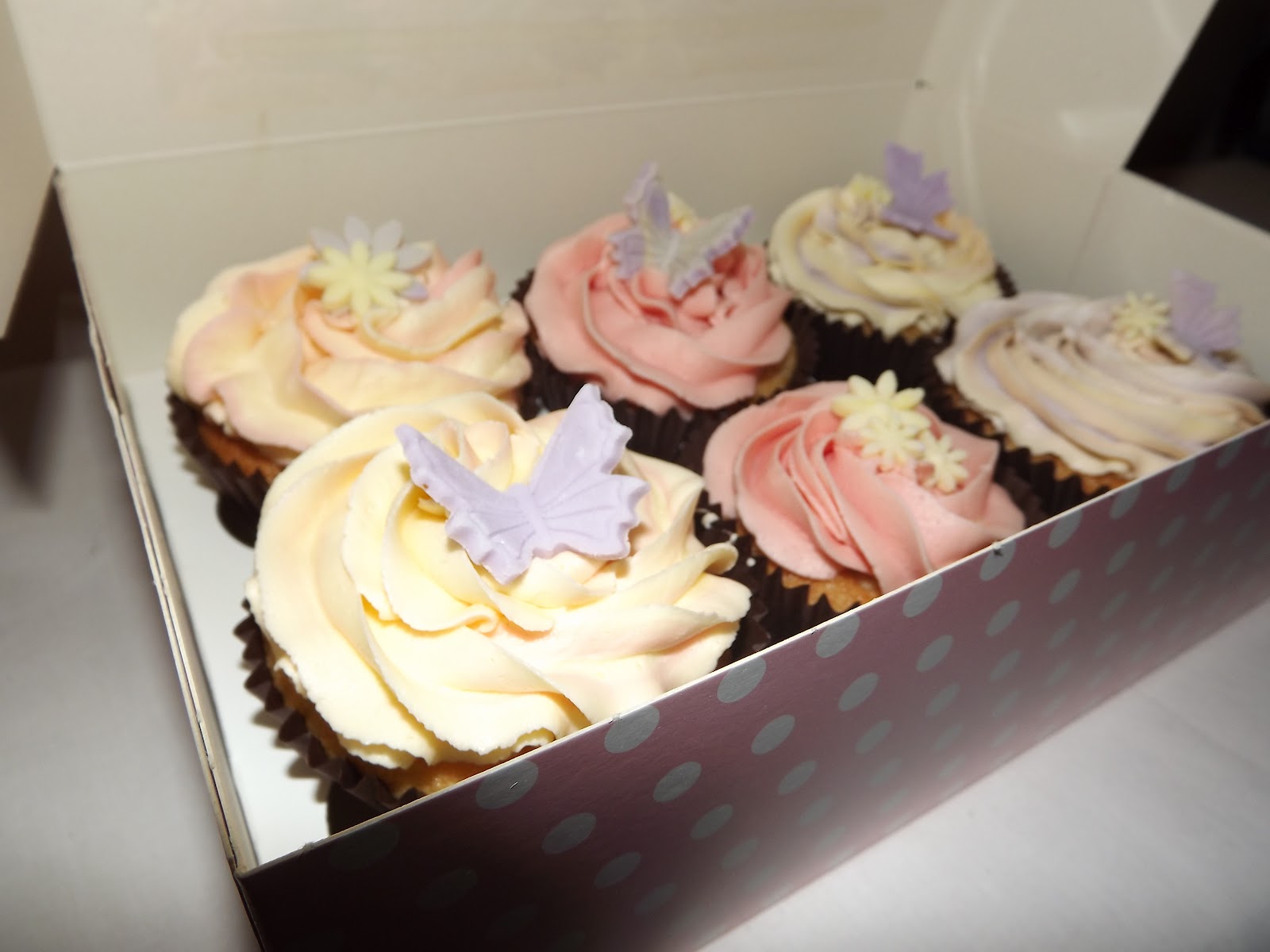 Icing...so sweetly gift box of cupcakes
