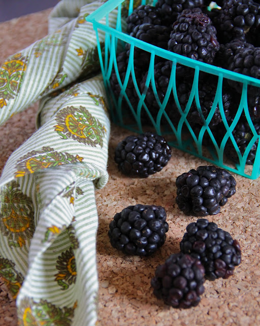 blackberry lemon muffins