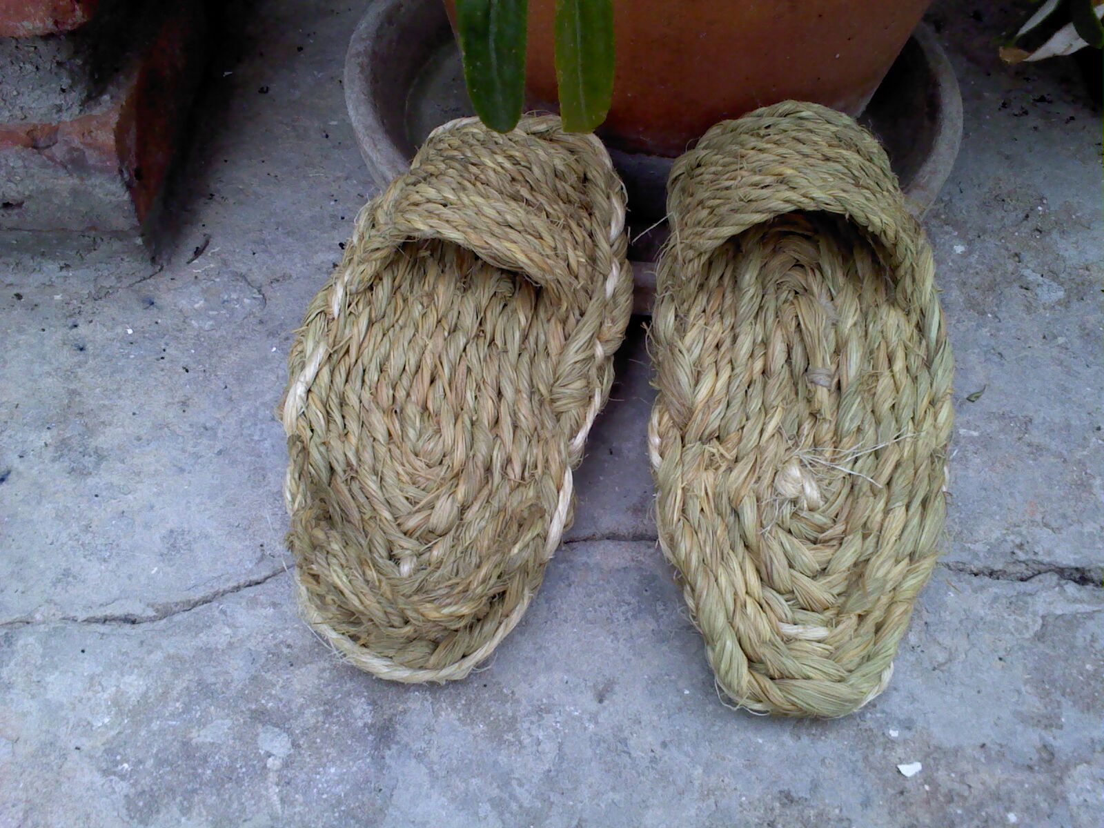 Anncraftedinspain Esparto grass sandals and paintings