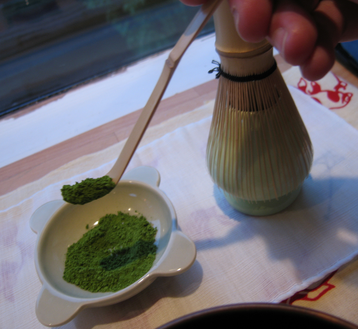 LIFE OF LINUZ Tea ceremony making matcha