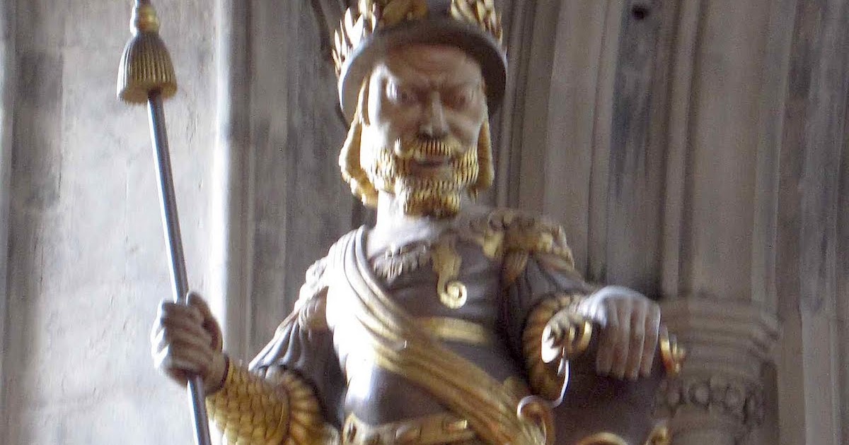 Living in England Gog & Magog sculptures and walk