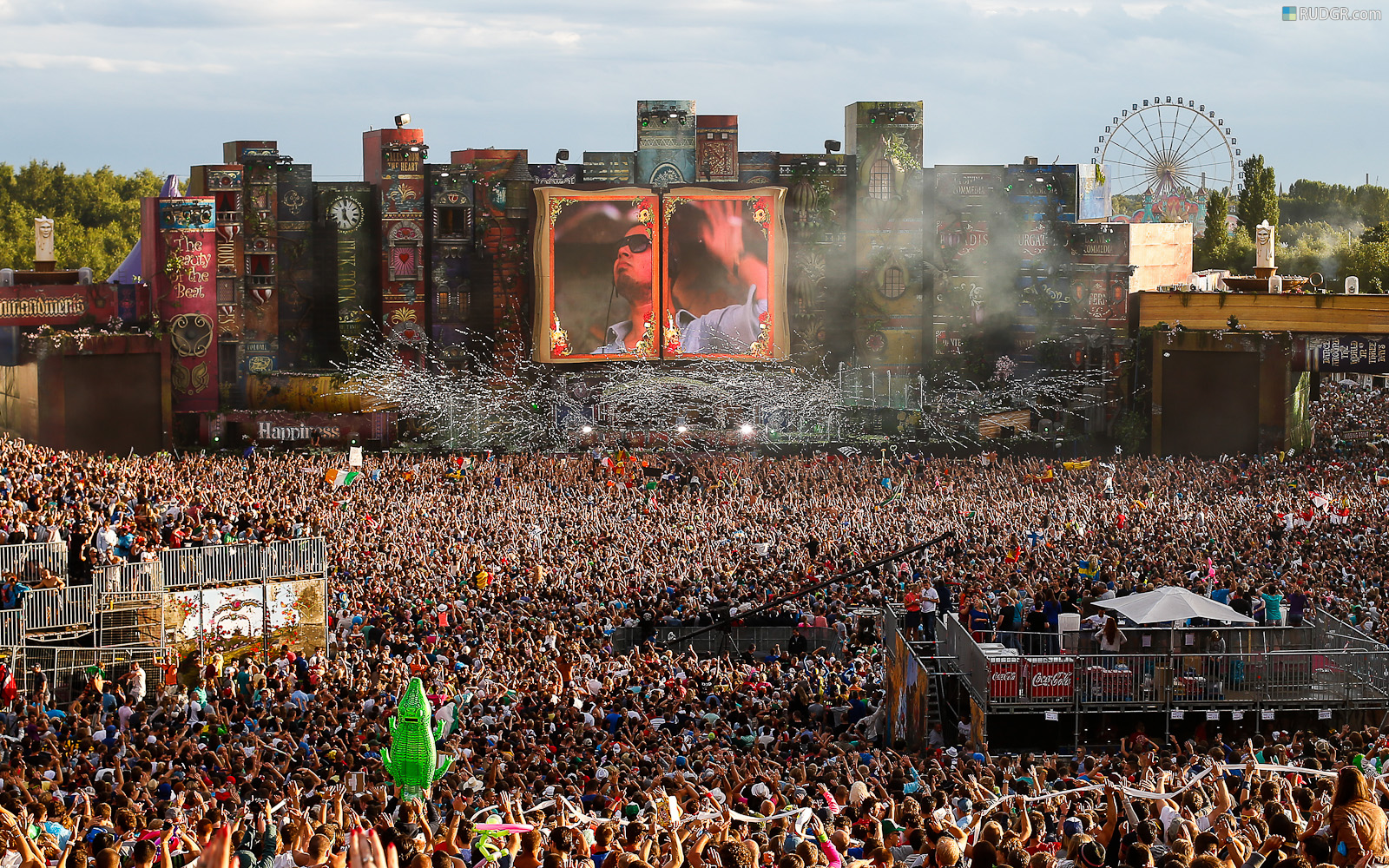 http://4.bp.blogspot.com/-GabZ5B6vu0k/UQFEznTfy5I/AAAAAAAAACI/53MK4Qa16ho/s1600/tomorrowland-2012-hd-wallpaper-afrojack-live-mainstage.jpg