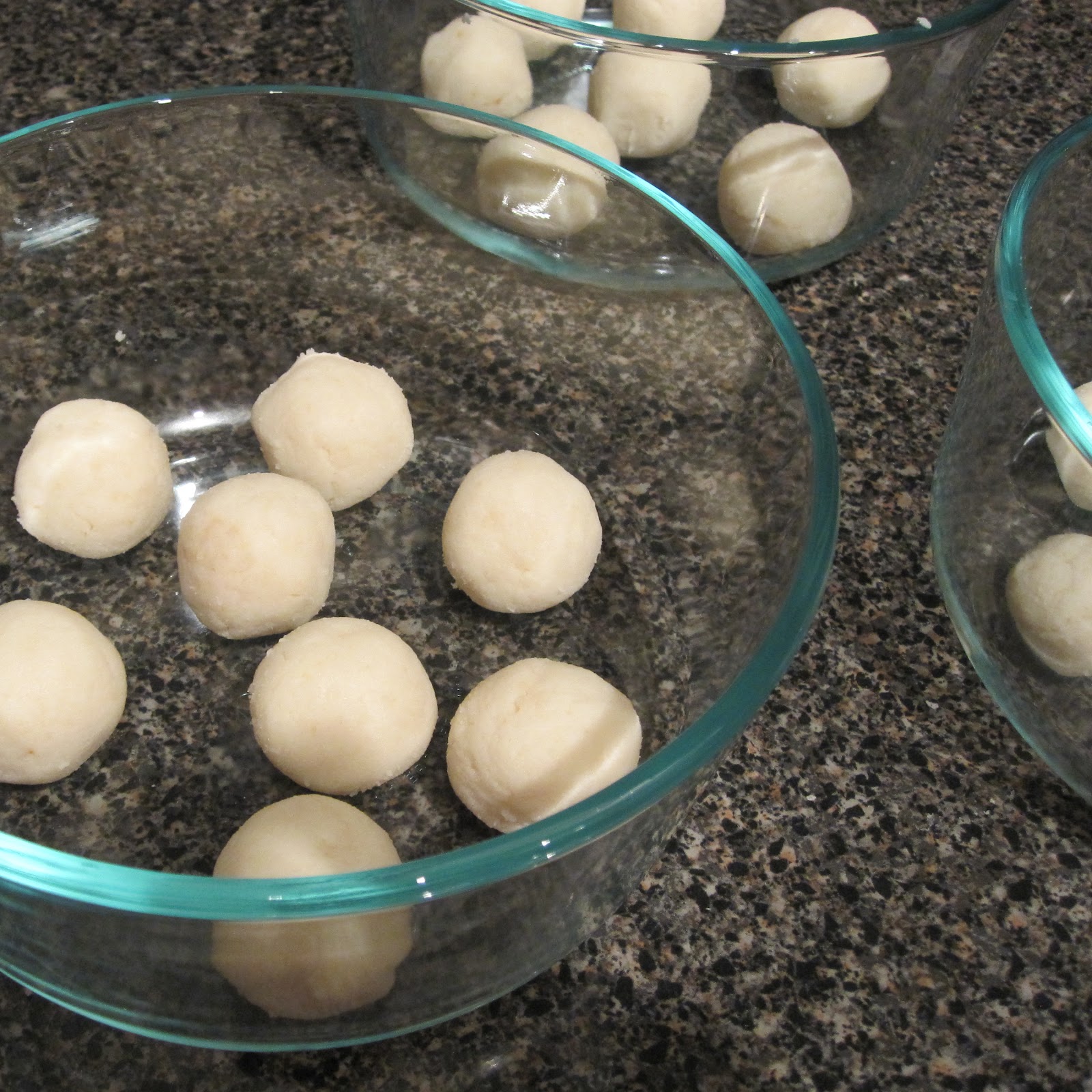 Baking in Boston Softball Cake Pops