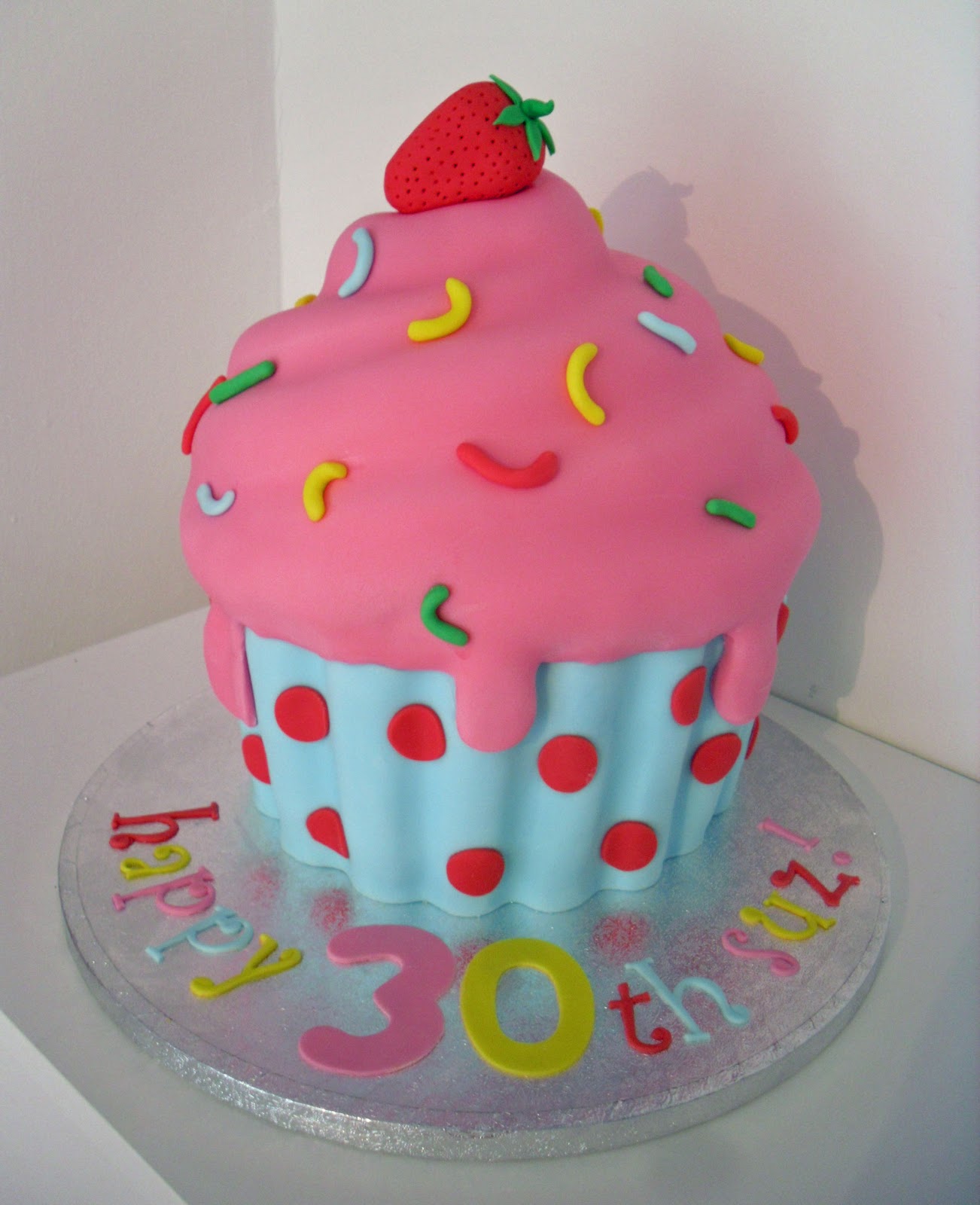 Huge Cupcake Cake Huge Cupcake Cake