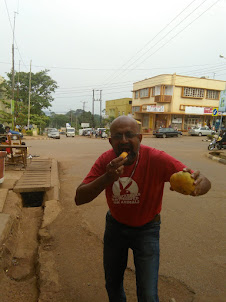 A taste of Ugandan Mango in Entebbe Town