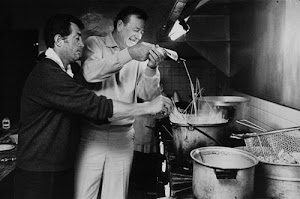 DEAN MARTIN COOKS SPAGHETTI With JOHN WAYNE