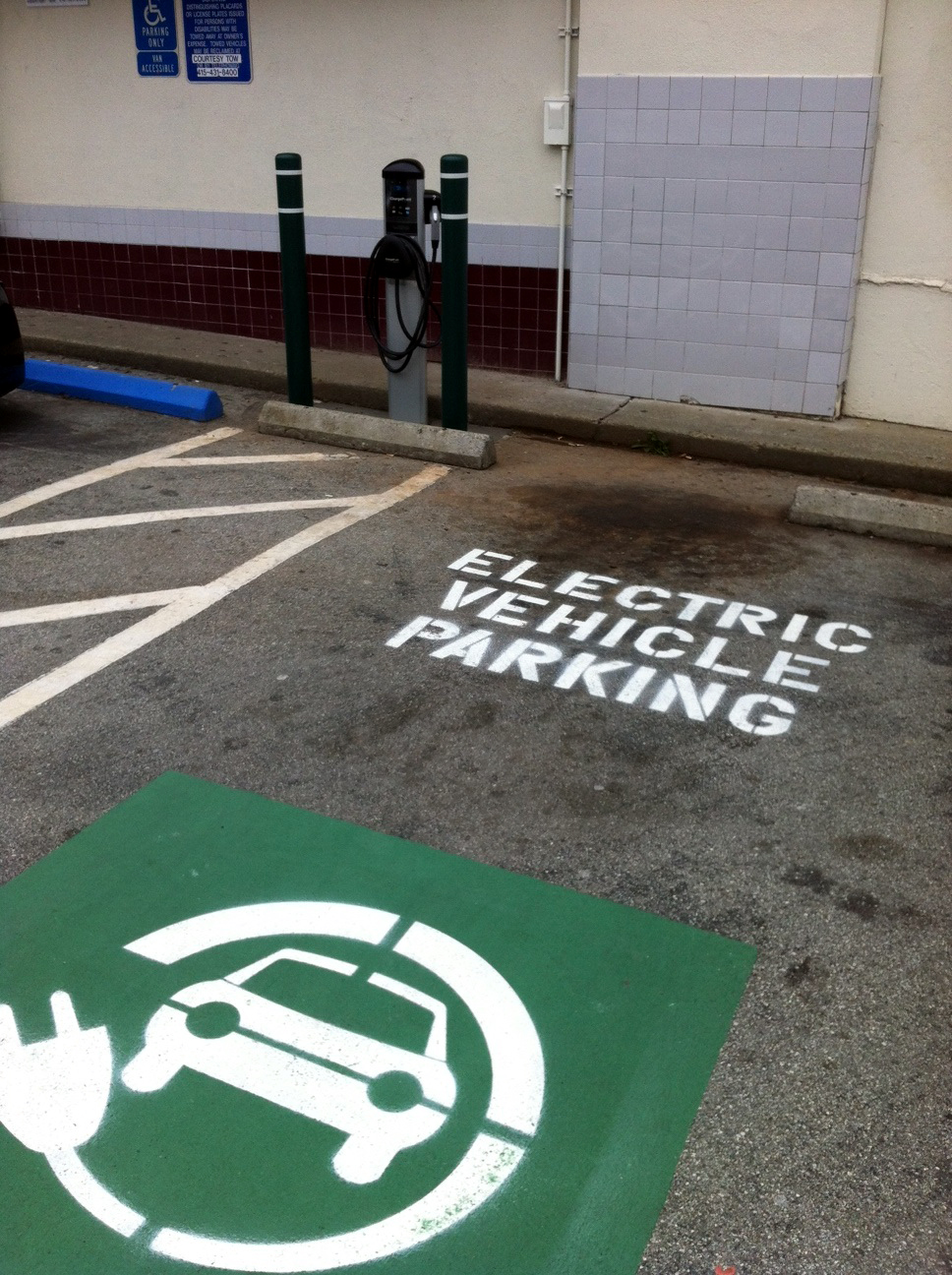 Discuss: Electric Car Charging Station Causes Traffic Problems | Noe