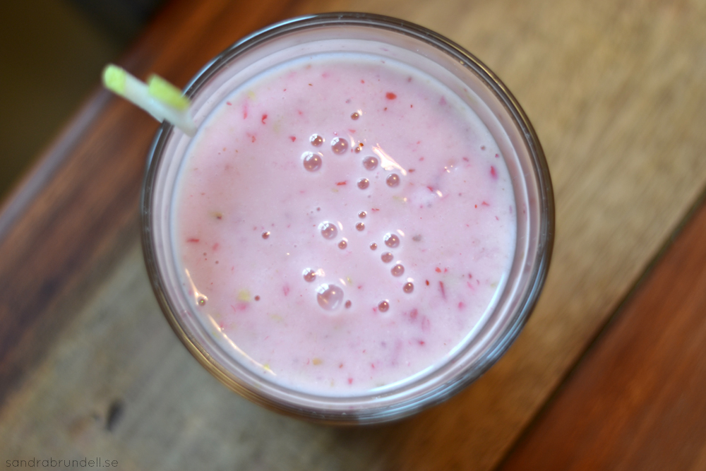 smoothie med lingon smoothie med lingon