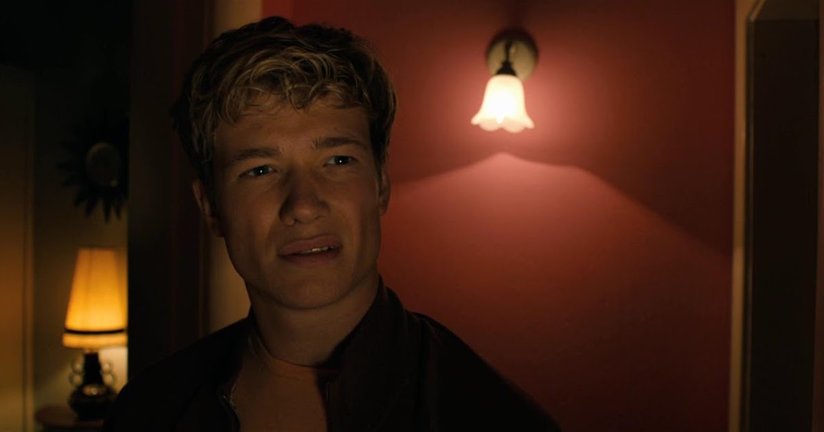 RESTITUDA1'S WORLD OF MALE NUDITY Ed Speleers in Love Bite (2012)