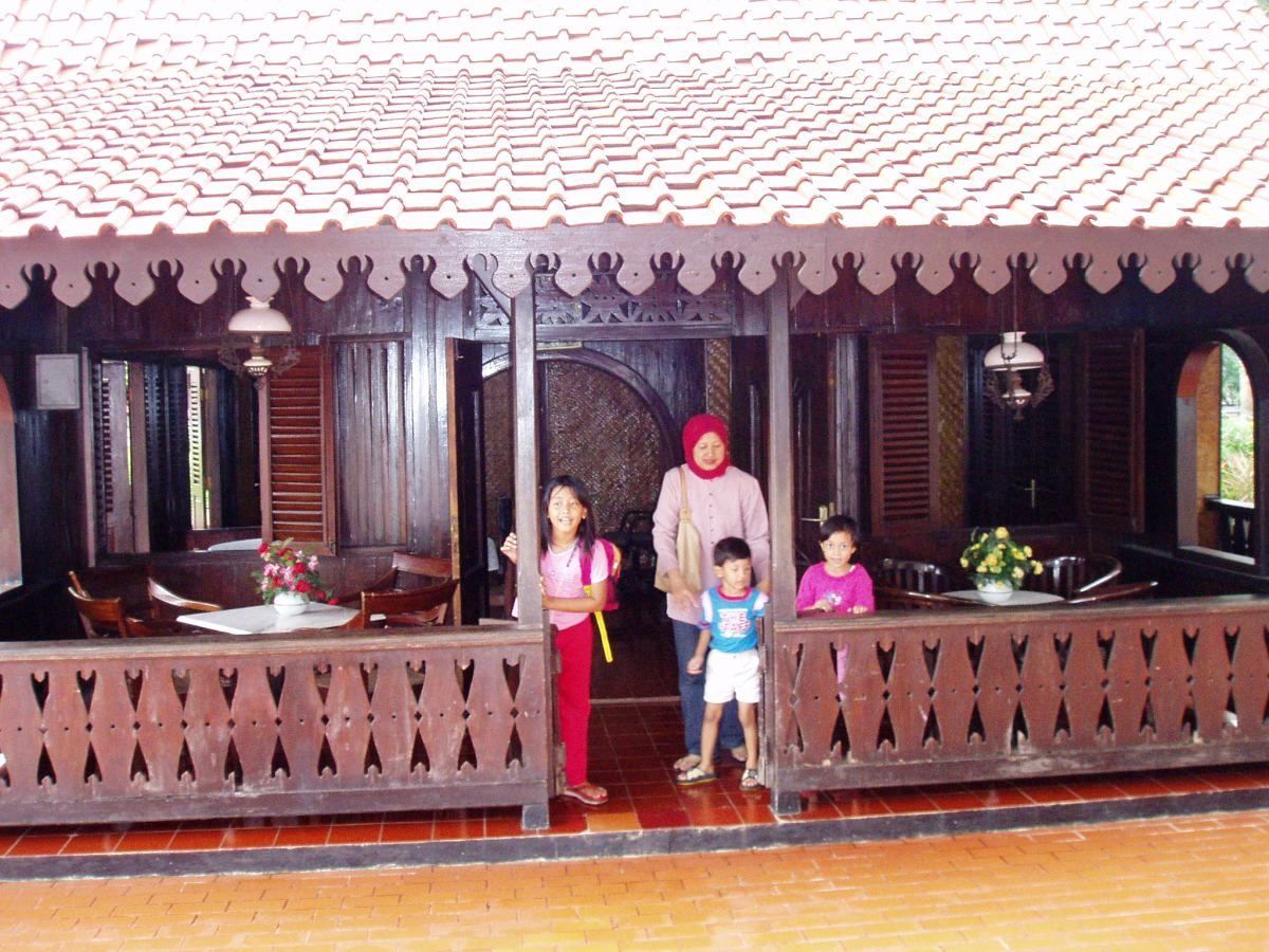 Desain Rumah Adat Betawi Modern Desain Rumah Adat Betawi Modern