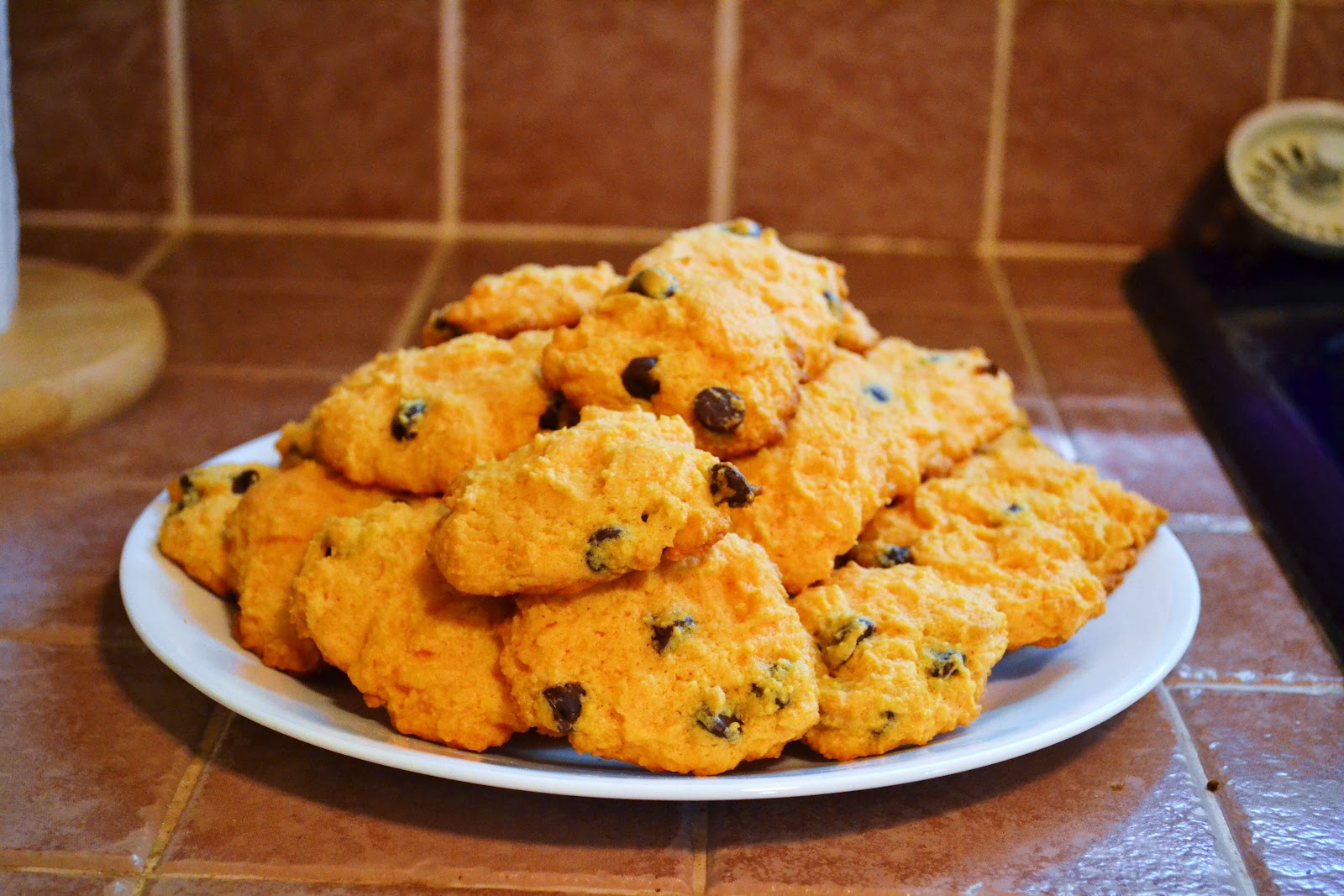Simple Savory & Satisfying Creamsicle Chocolate Chip Cookies (Cream
