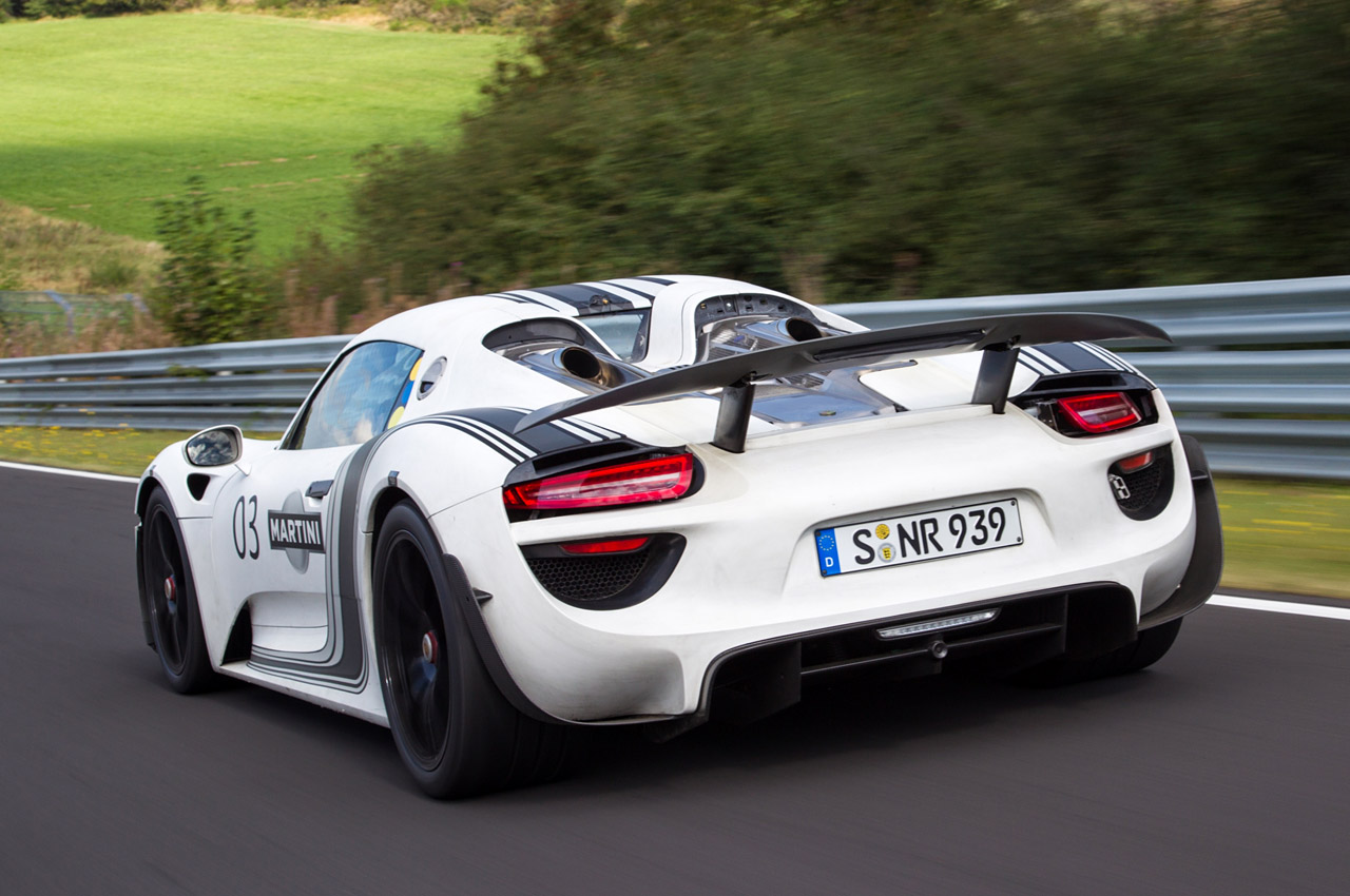 2014 Porsche 918 Spyder: Deep Dive Photos 2014 Porsche 918 Spyder: Deep Dive Photos