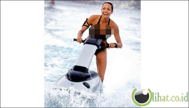 LARA CROFT: TOMB RAIDER (2001) LARA CROFT: TOMB RAIDER (2001)