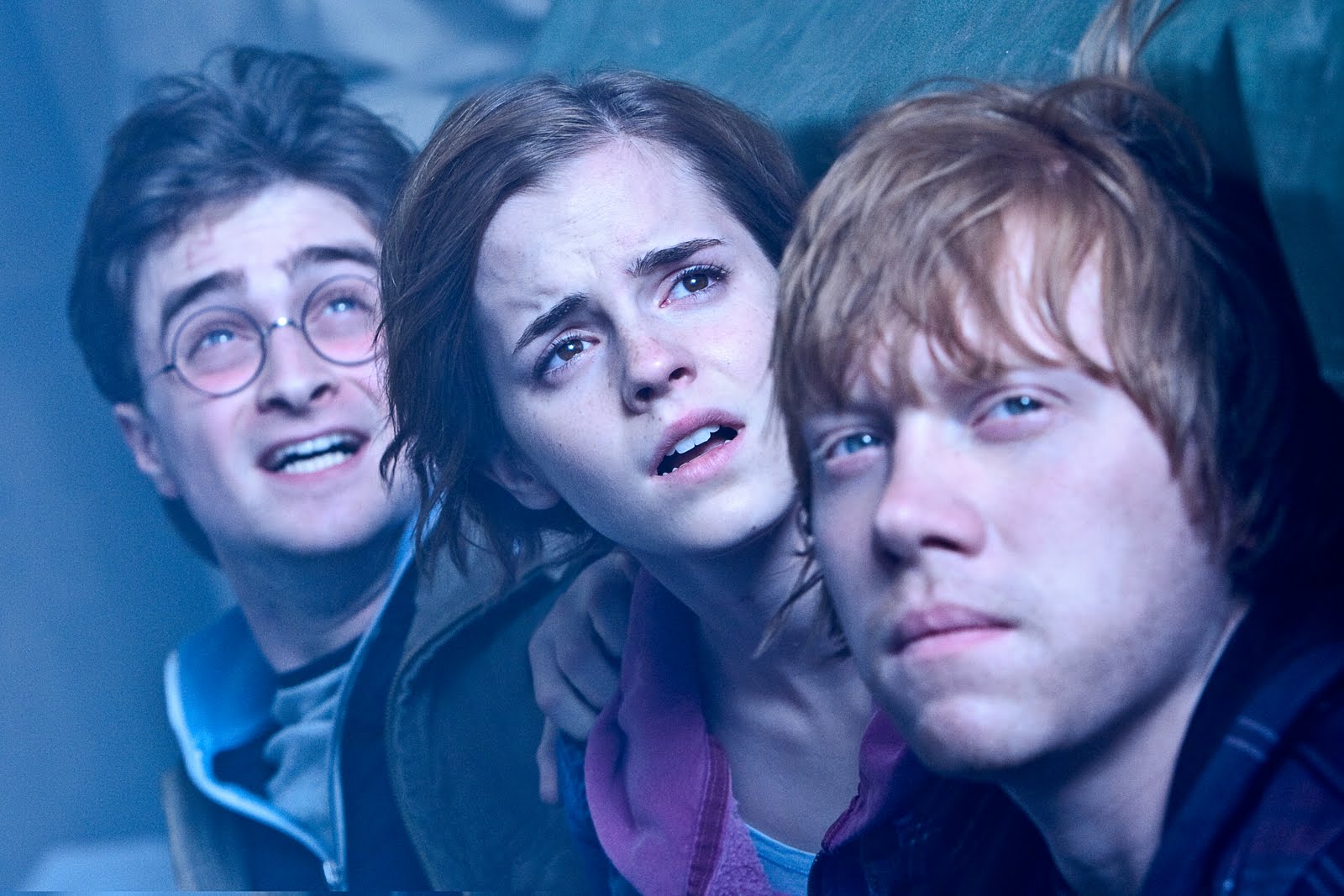 http://4.bp.blogspot.com/-GiLI_8qcgzw/Tj3V9GArkGI/AAAAAAAAER4/gPzg-0OOUr8/s1600/daniel-radcliffe-rupert-grint-emma-watson-harry-potter-and-the-deathly-hallows-part-2-image-2.jpg