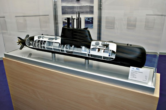 Cut-away model of the Type 210mod advanced compact submarine design by ThyssenKrupp Marine Systems' Howaldtswerke-Deutsche Werft (HDW) shipyard. (Michael Nitz - Naval Press Service) Type 210mod SSK