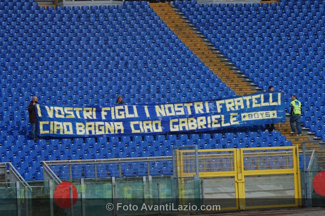 http://4.bp.blogspot.com/-Gj2pMVRmQz4/TrklxuuCAII/AAAAAAAAPXw/RSNWK5cdD2s/s1600/0032-Lazio-Parma-11-12-07.jpg