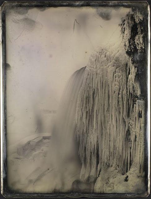 Stunning Image of Niagara Falls in 1850 