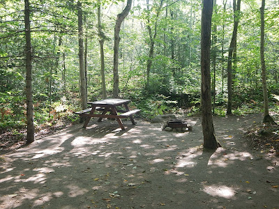 área de camping vazia