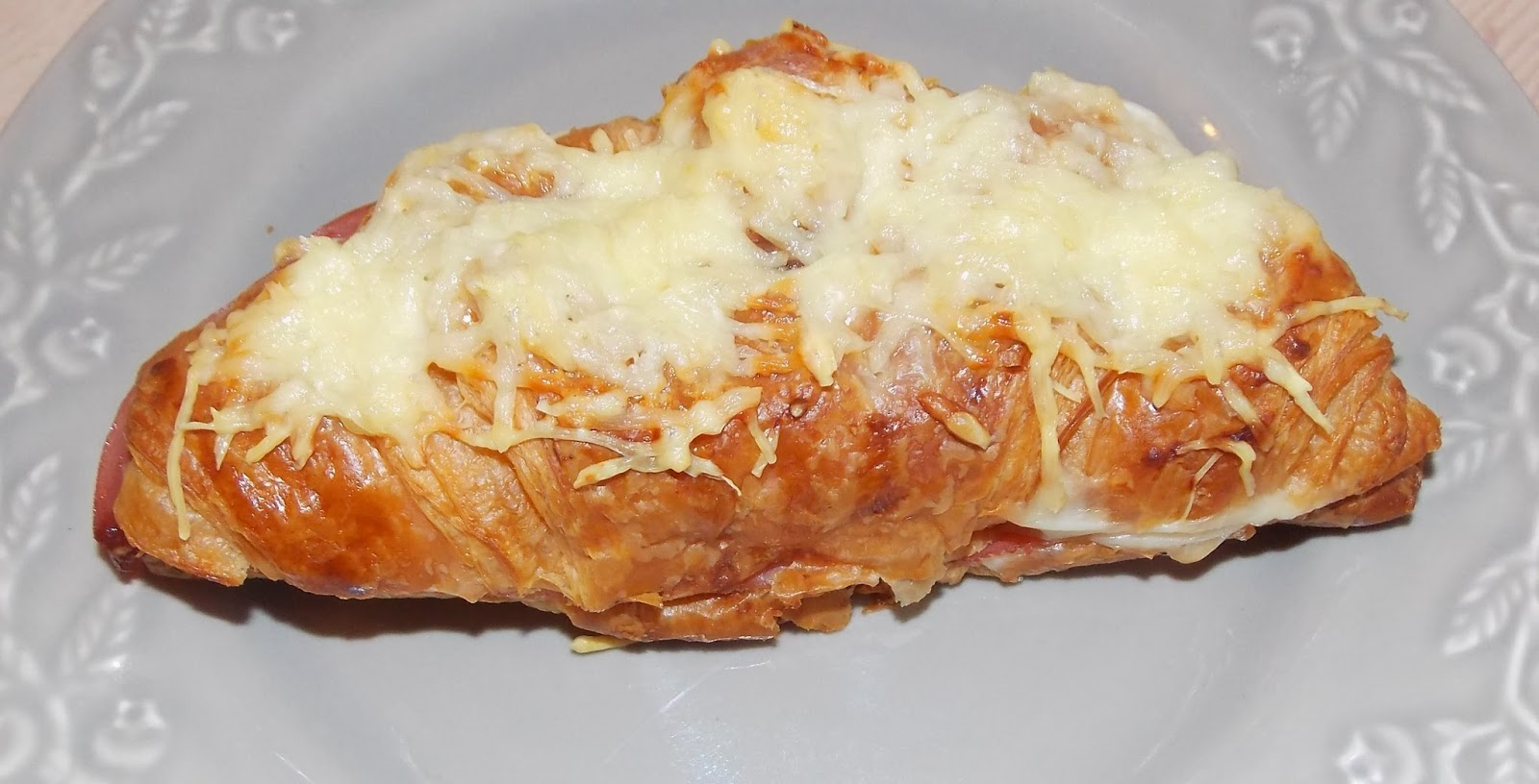 CROISSANT AU JAMBON