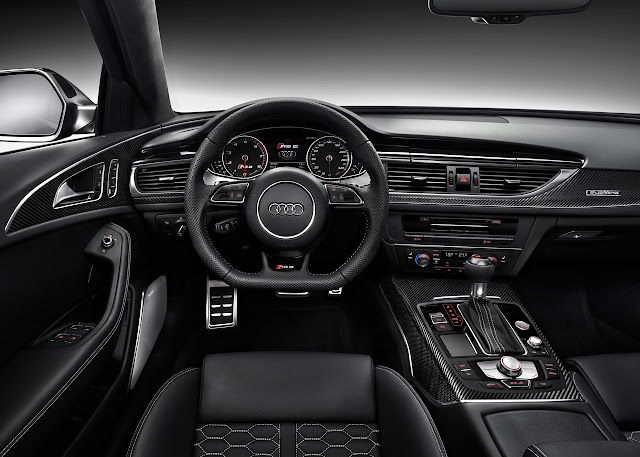 водительское место Audi Rs6 Avant 2013 года вид