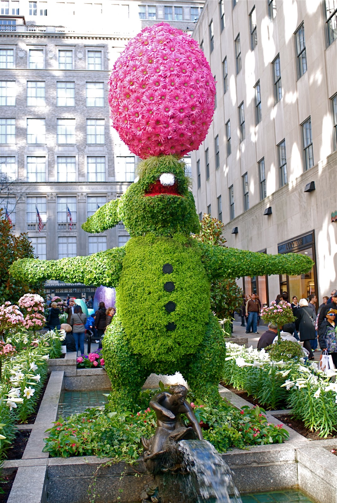 NYC ♥ NYC Easter Bunny Topiary at Rockefeller Center's Channel Gardens