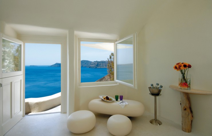 Mystique – a Tranquil Resort in Beautiful Santorini, Hellas (Greece) Mystique – a Tranquil Resort in Beautiful Santorini, Hellas (Greece)