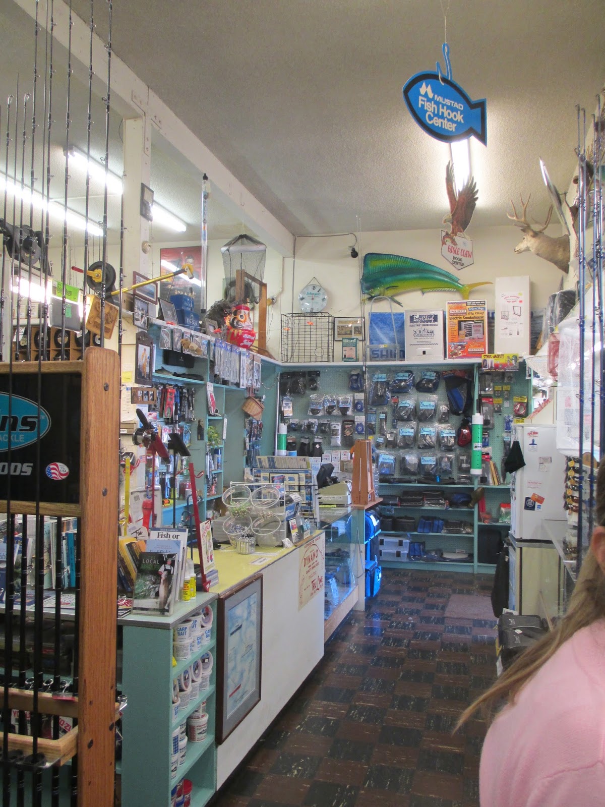 Avenue to the Sky Lake Avenue, Pasadena Johnny's Sports Shop, 1402 N