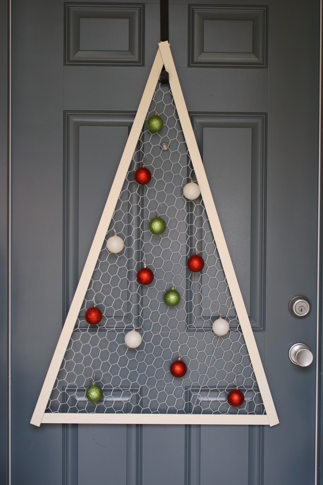 Chicken Wire Christmas Tree – A Diamond in the Stuff