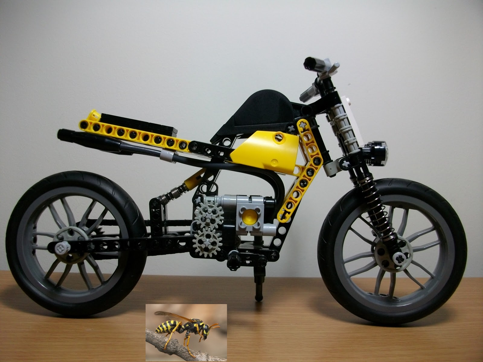 LEGO TECHNIC MOTORCYCLES [MOD] 8291 Wasp Bike by kurtSoares