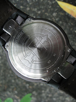 часы Timex Expedition Adventure - задняя крышка