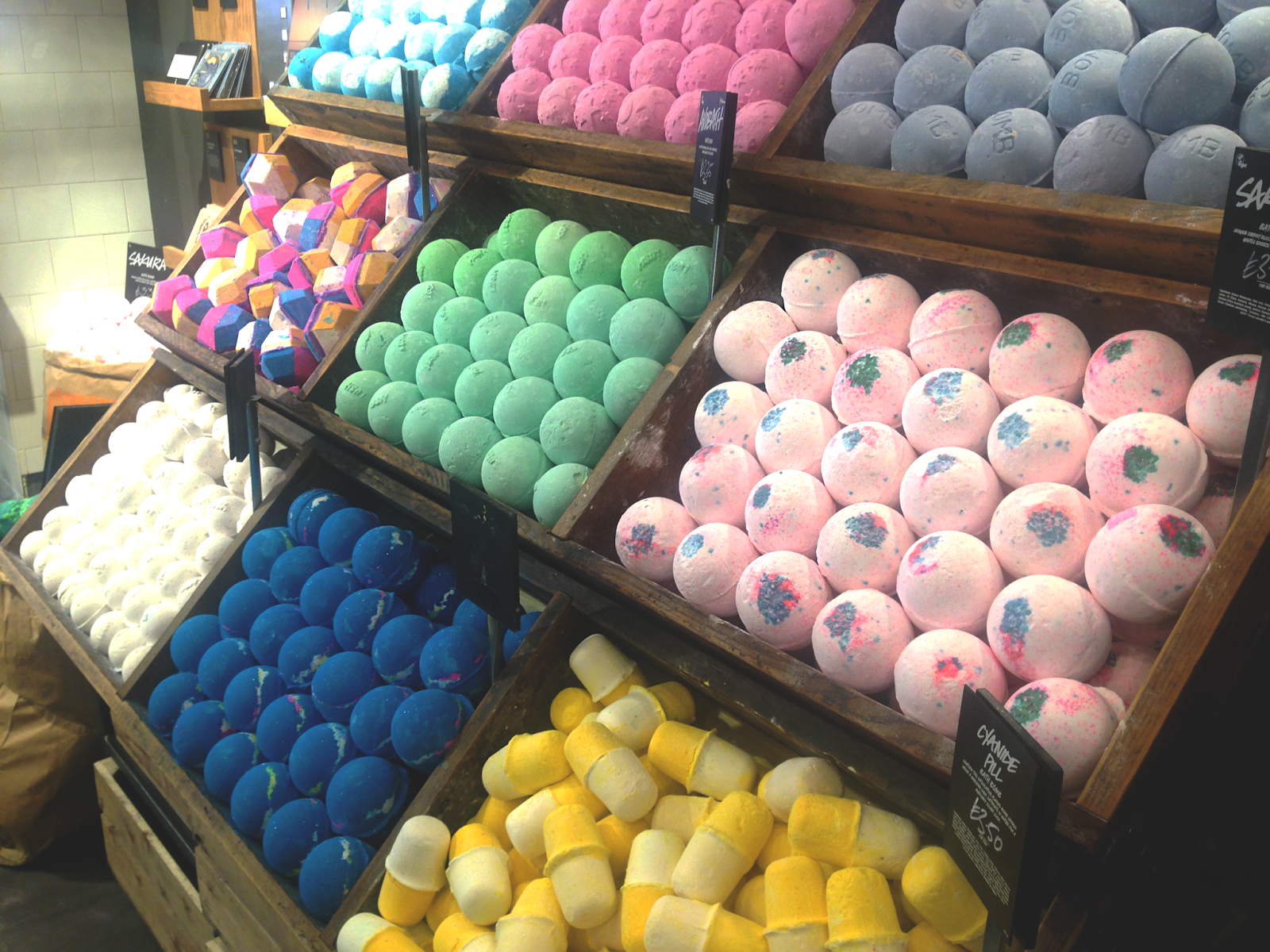 Lush Oxford Street Tour & Thoughts! Dungarees And Donuts