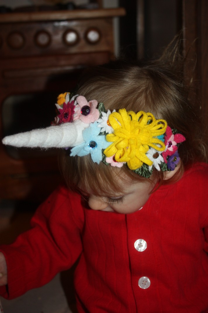 Juise Make a Unicorn Horn Flower Crown