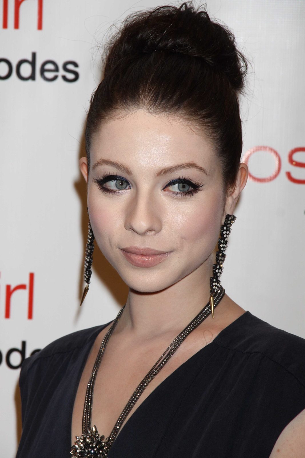 http://4.bp.blogspot.com/-GuBbFR-hDCo/T46DOesSUwI/AAAAAAAAN-o/T4GOrWEg53c/s1600/sploogeblog_michelle_trachtenberg%2B_jumpsuit_08%2B-%2BCopy.jpg