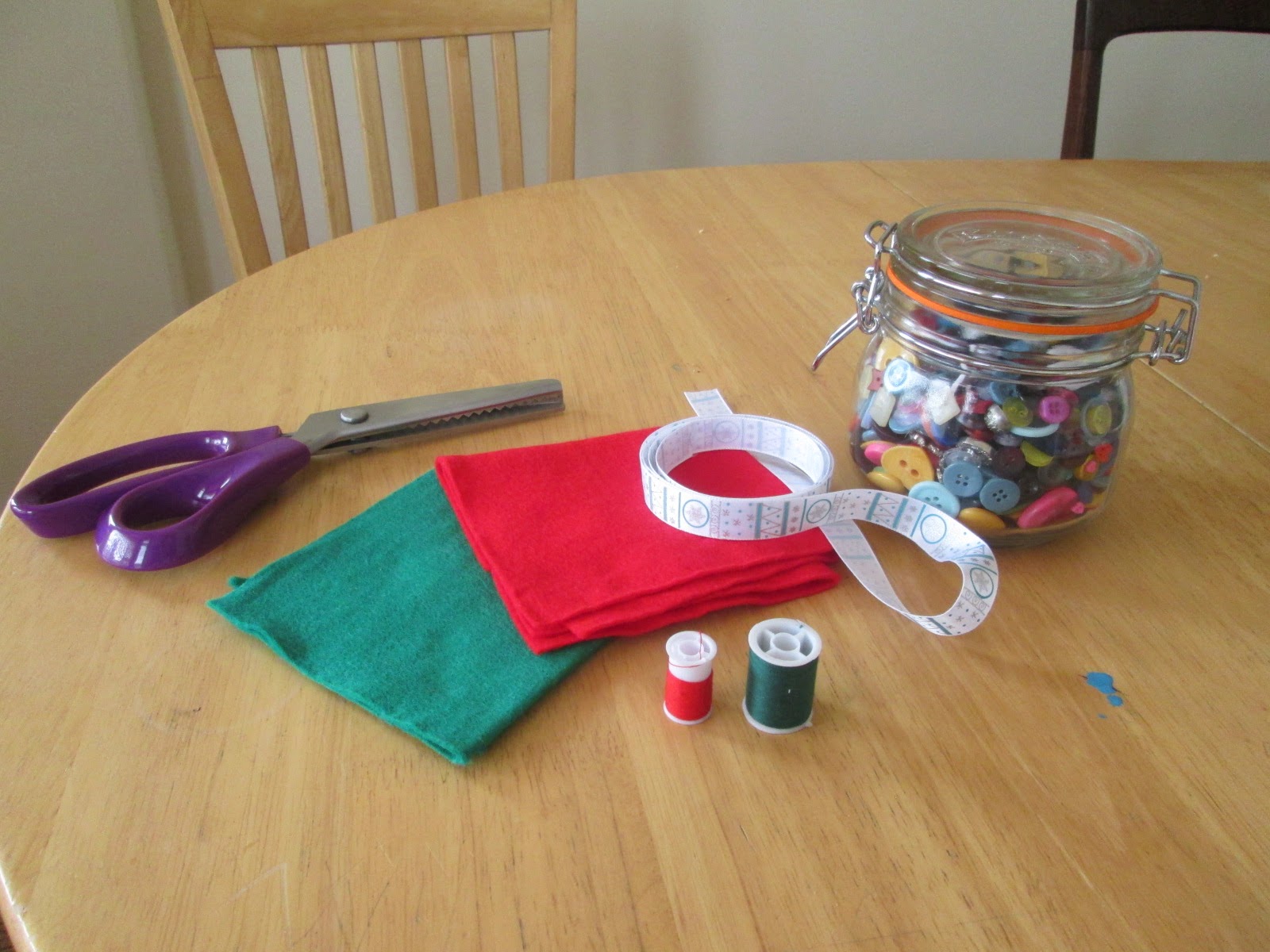 A Family Against the Flow: Homemade Gift Idea - Christmas Tree Decorations