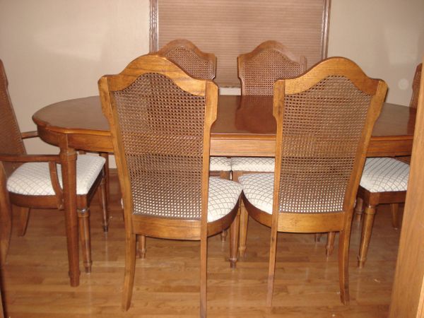 Craigslist Dining Room Table and Chairs