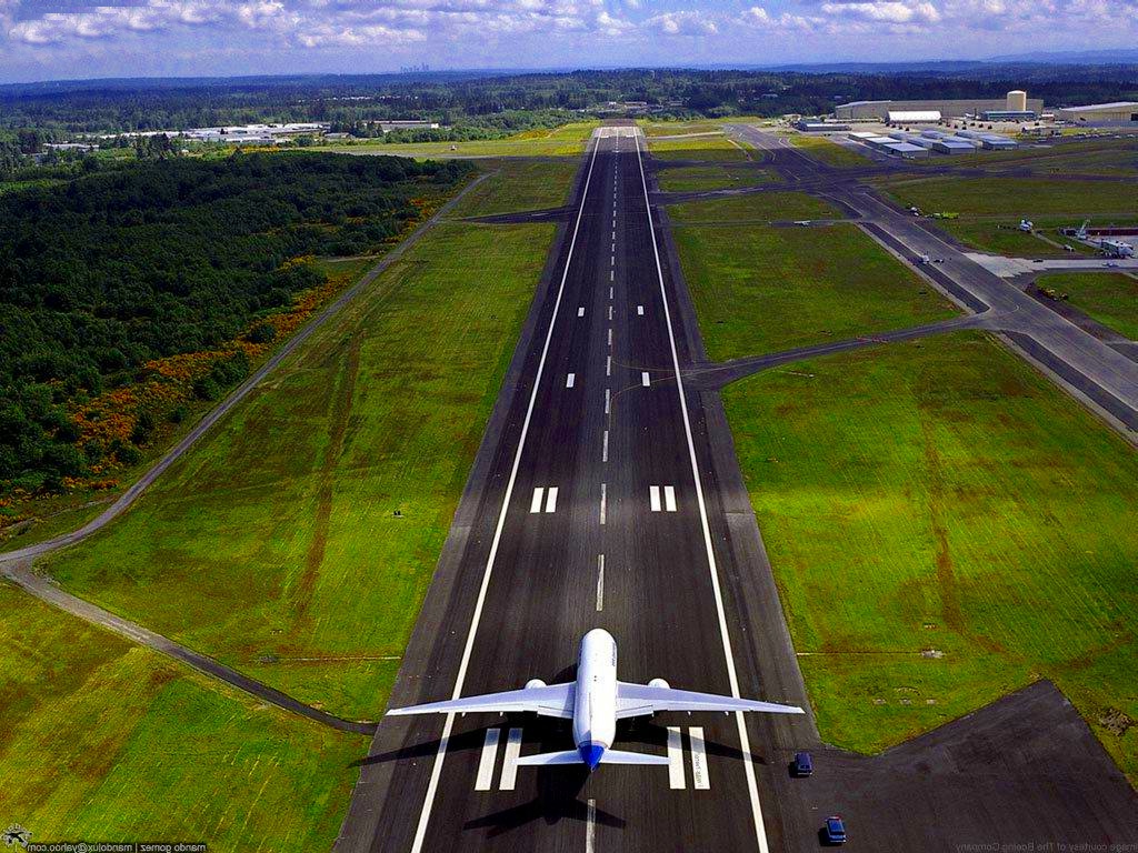 http://4.bp.blogspot.com/-Gvxncejxfi0/TZ6aKcWjX6I/AAAAAAAAAFk/WxjyEVCQ6-U/s1600/on-the-landing-field-2c-airplane-before-take-off_4779.jpg
