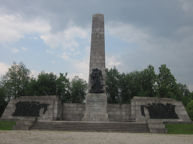 Soviet Union Monument, Mauthausen Concentration Camp, Vienna Soviet Union Monument, Mauthausen Concentration Camp, Vienna / SouvenirChronicles.blogspot.com