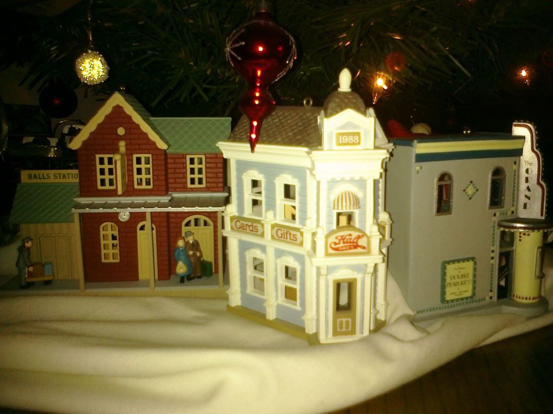 Grandco Sandals Hallmark Village