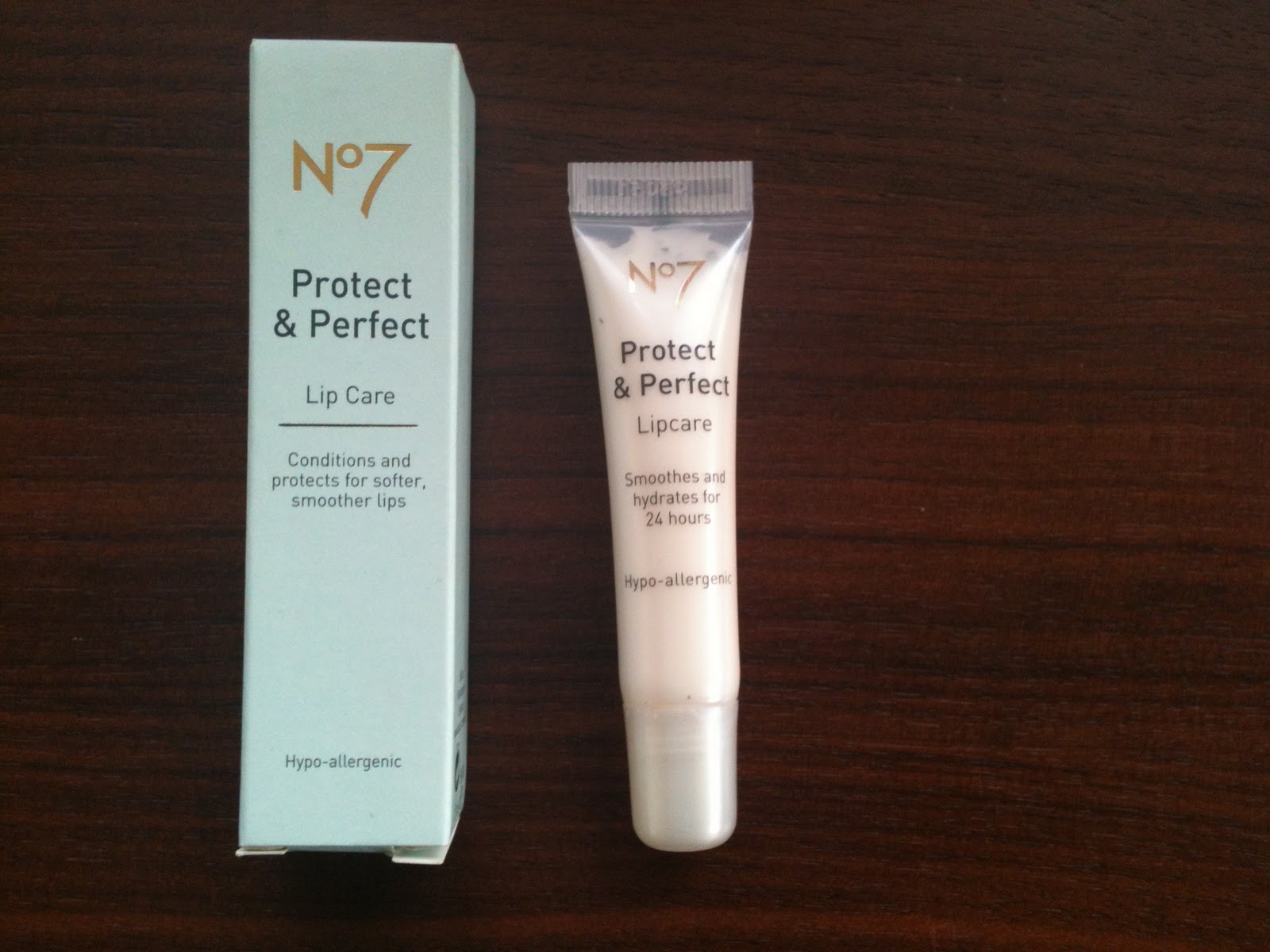 smbeauty No7 Protect & Perfect Lip Care