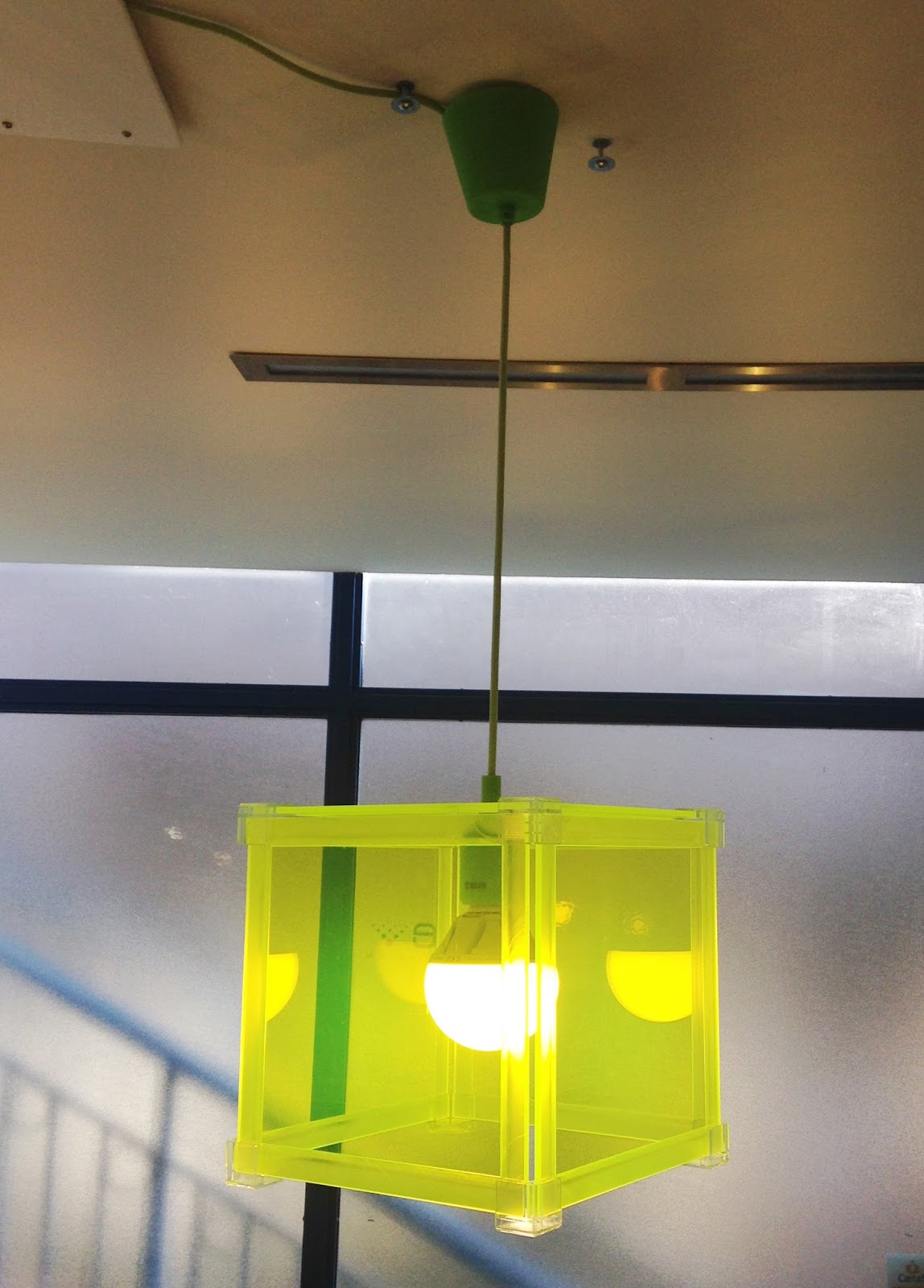 Soffitto colorato casa: lampadario a sospensione ricciolino ...